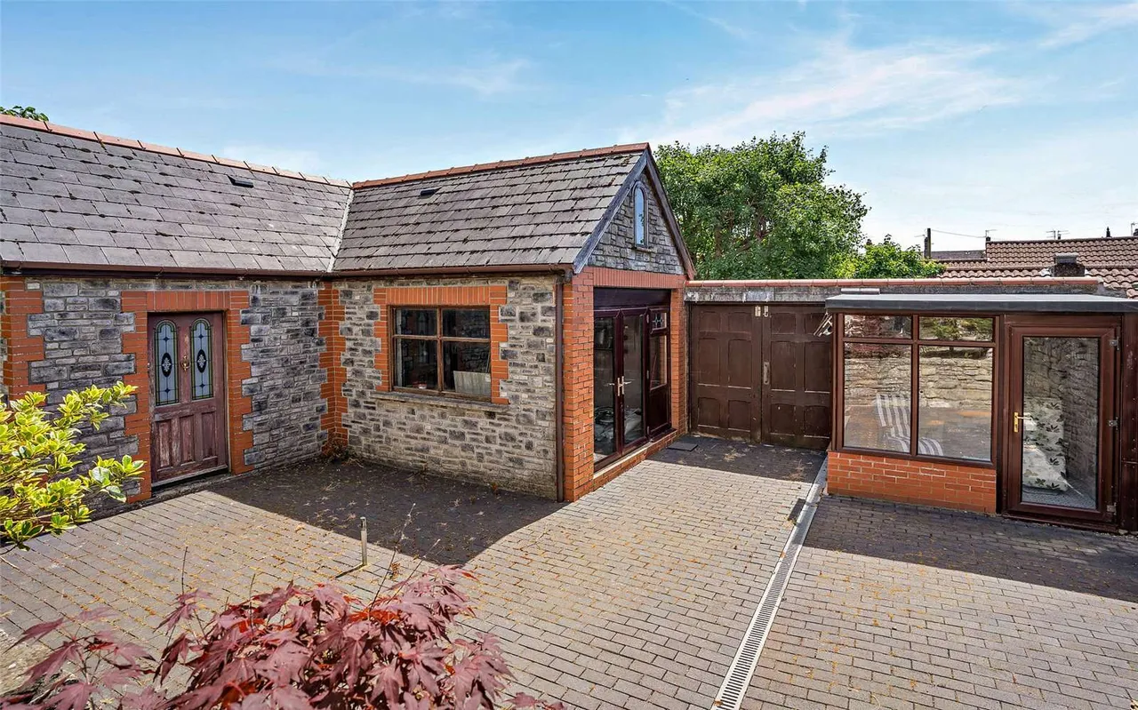 Clive Place, Penarth, CF64, photo 17