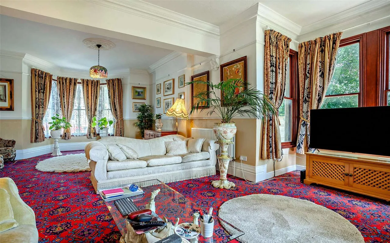 Clive Place, Penarth, CF64, photo 4