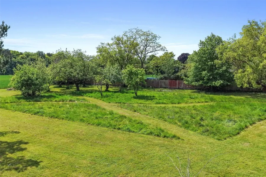 with 5 bedrooms in Sheering, CM22, photo 19