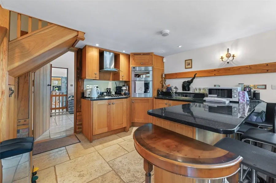 with 5 bedrooms in Sheering, CM22, photo 13