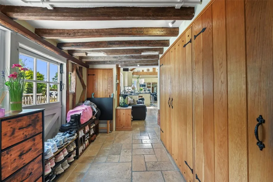 with 5 bedrooms in Sheering, CM22, photo 15