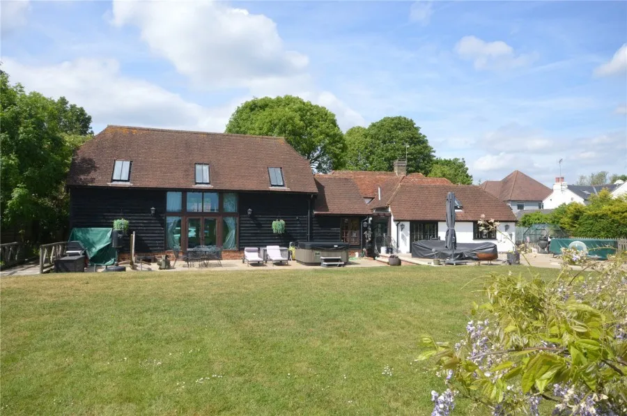 with 5 bedrooms in Sheering, CM22, photo 12