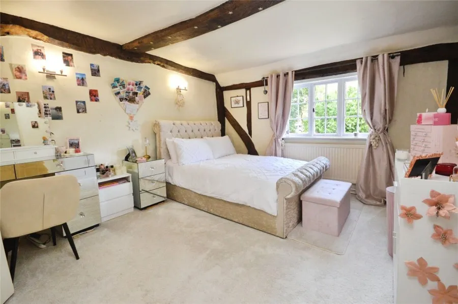 with 5 bedrooms in Sheering, CM22, photo 9