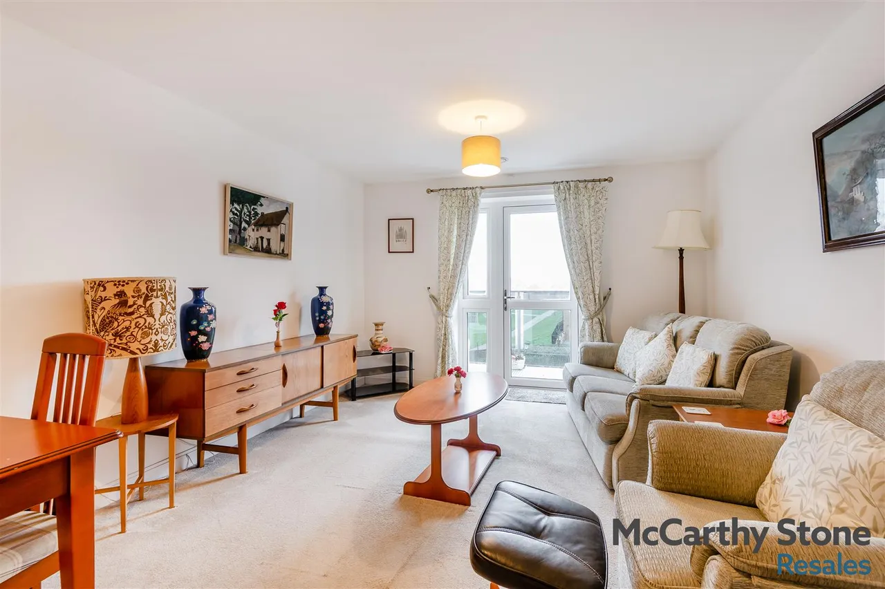2 bed flat for sale, Kempley Close, Hampton Centre, PE7