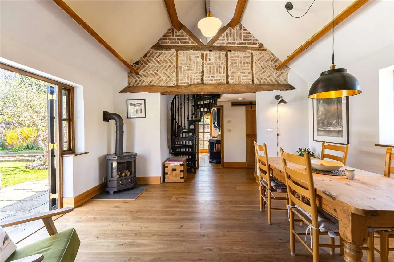 Bottom Road, St. Leonards, Tring, Buckinghamshire, HP23 6LJ, photo 10
