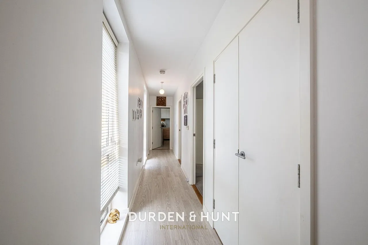 Larch Place, Violet Court, RM3, photo 5