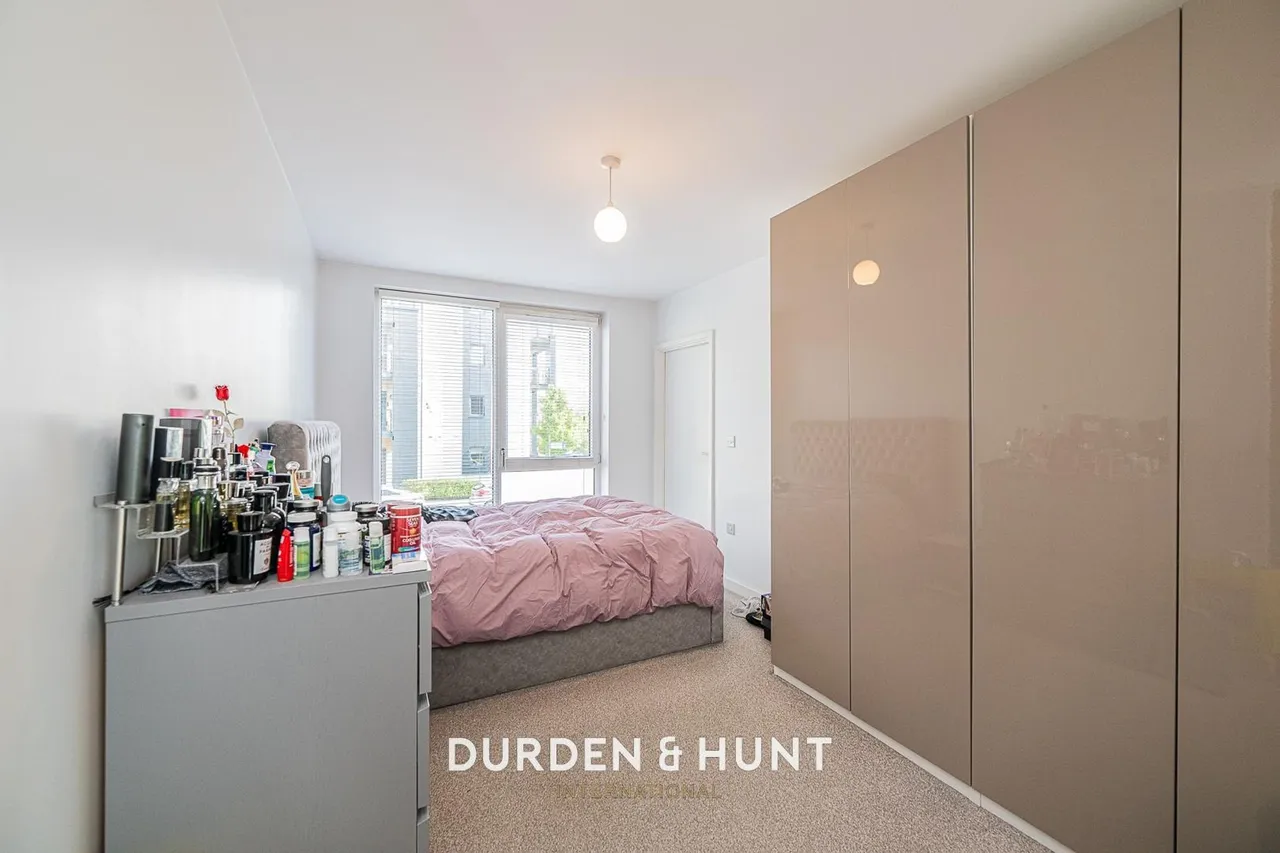 Larch Place, Violet Court, RM3, photo 6