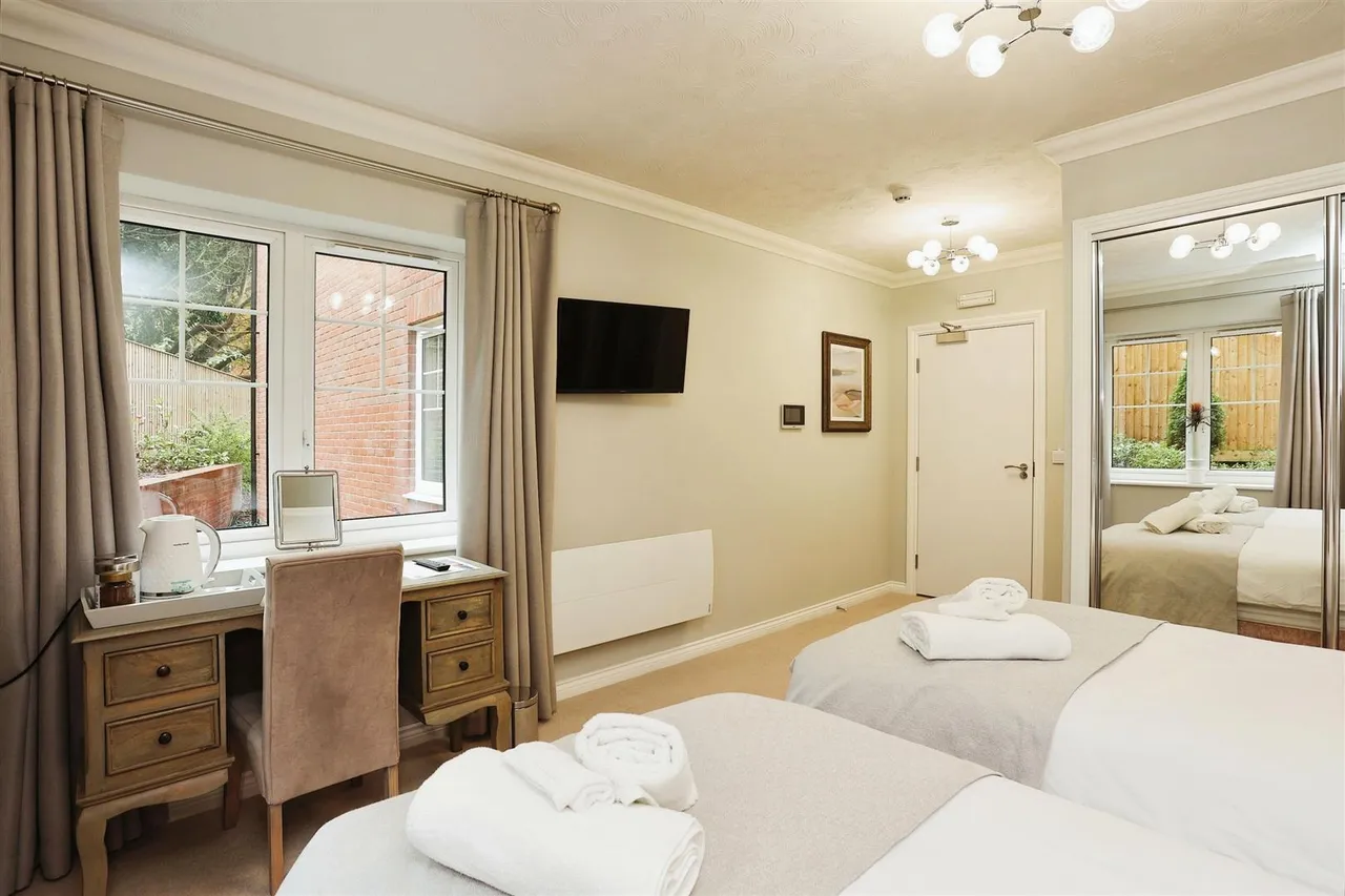 Manor Park, Ruddington, NG11, photo 15