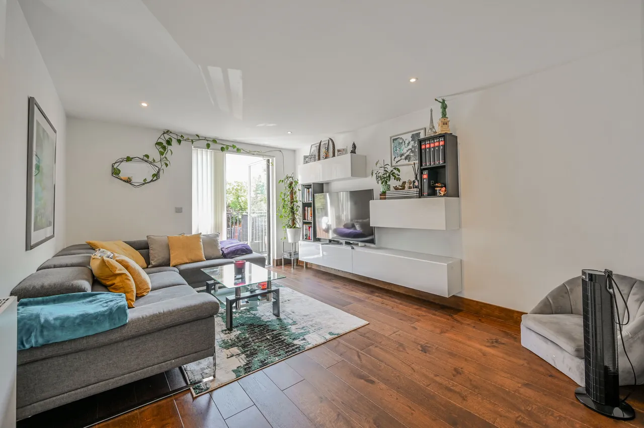 295d, Hermitage Road, LONDON, photo 9