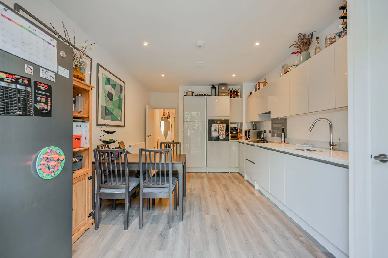 295d, Hermitage Road, LONDON, photo 8