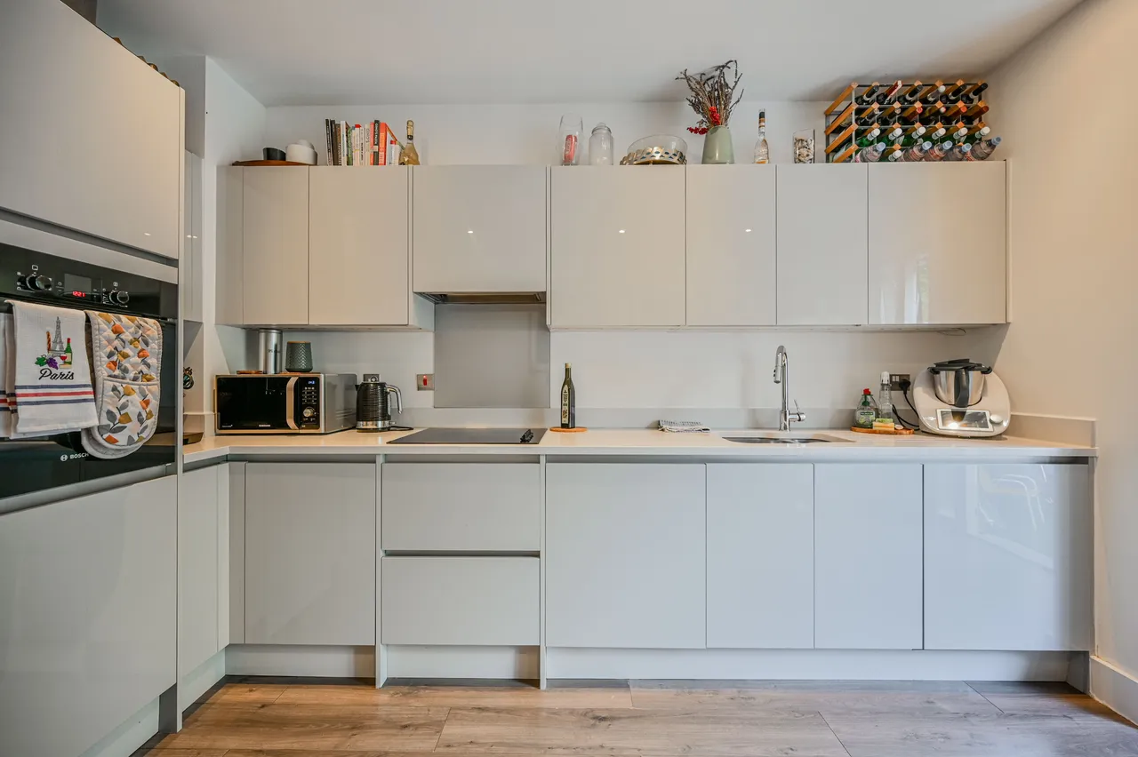 295d, Hermitage Road, LONDON, photo 4