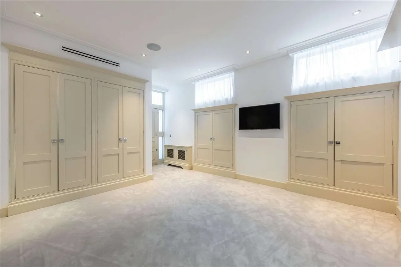 Kensington Court, London, W8 5DG, photo 6