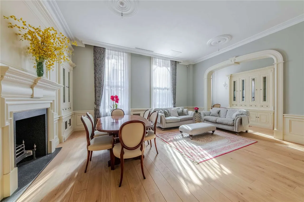 Kensington Court, London, W8 5DG, photo 2