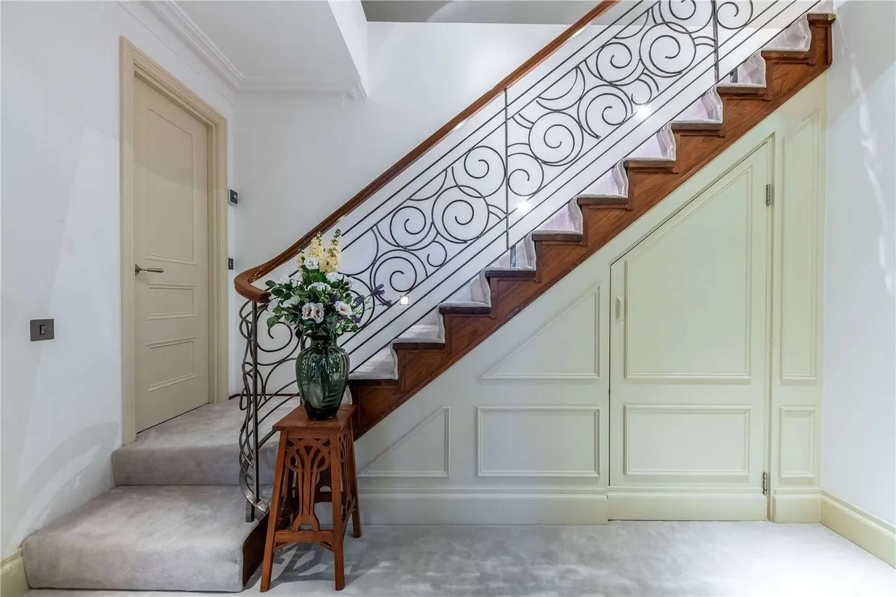 Kensington Court, London, W8 5DG, photo 11