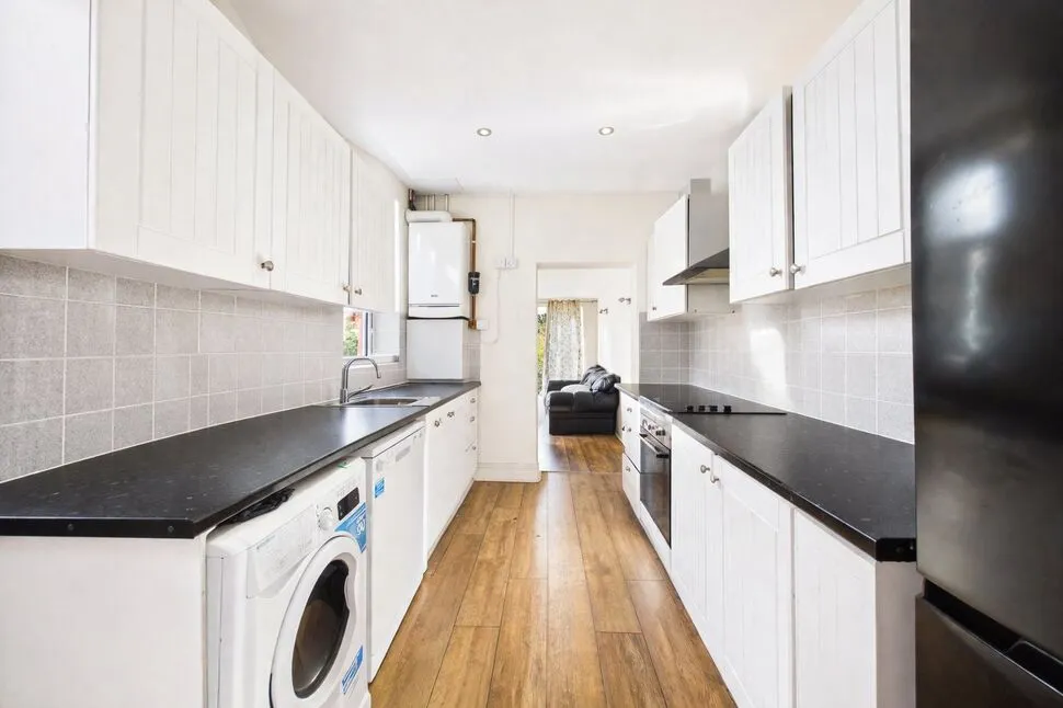 5 bed property to rent — Ivy Road, Northampton, NN1