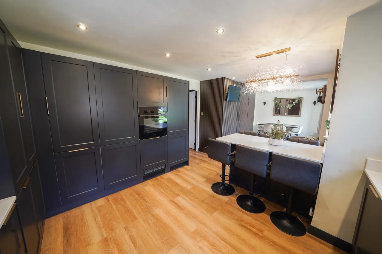 Royston Court, Neath, SA10, photo 3