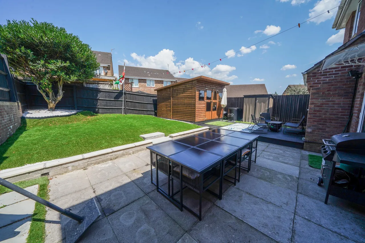Royston Court, Neath, SA10, photo 37