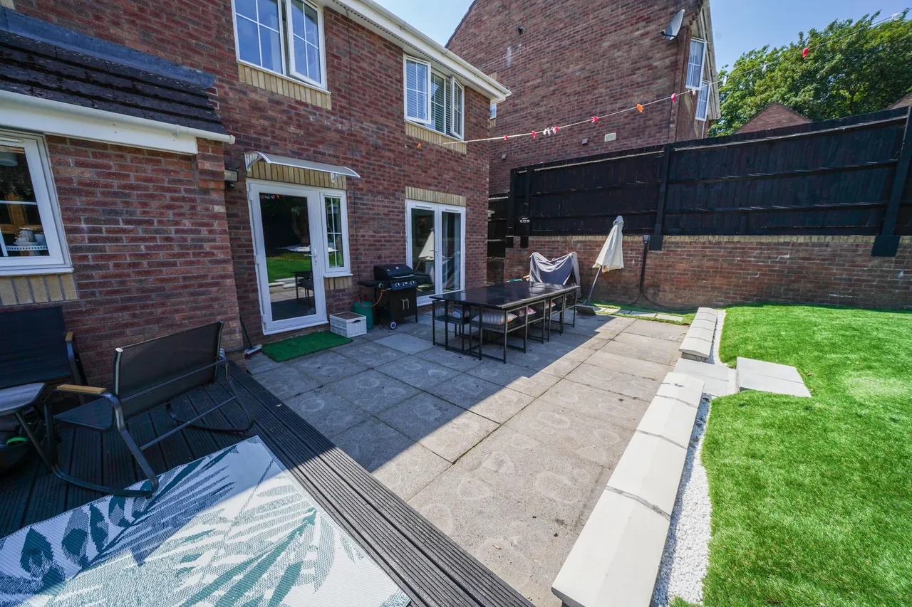 Royston Court, Neath, SA10, photo 36