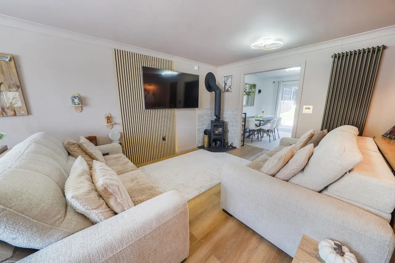 5 bed house for sale, Royston Court, Neath, SA10
