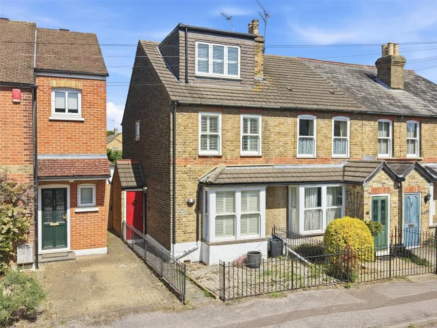 with 3 bedrooms in Theydon Bois, Epping, CM16, photo 19