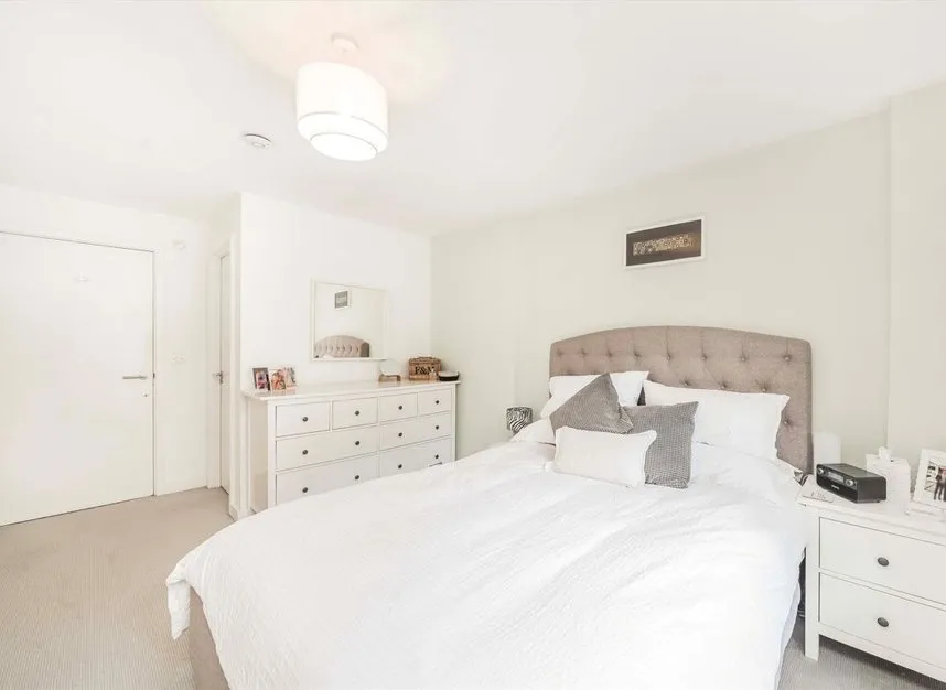 Buckler Court, Holloway, N7, photo 4
