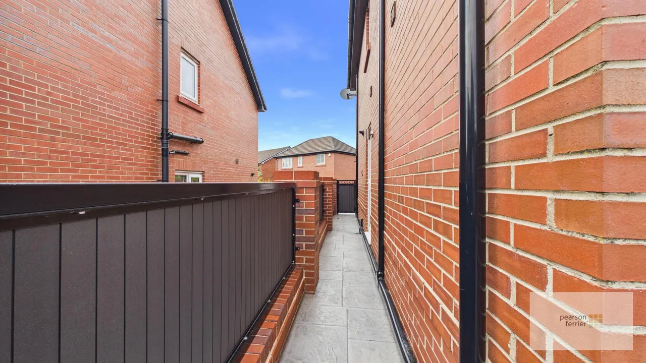 Lowes Road, Bury, BL9 6PJ, photo 22