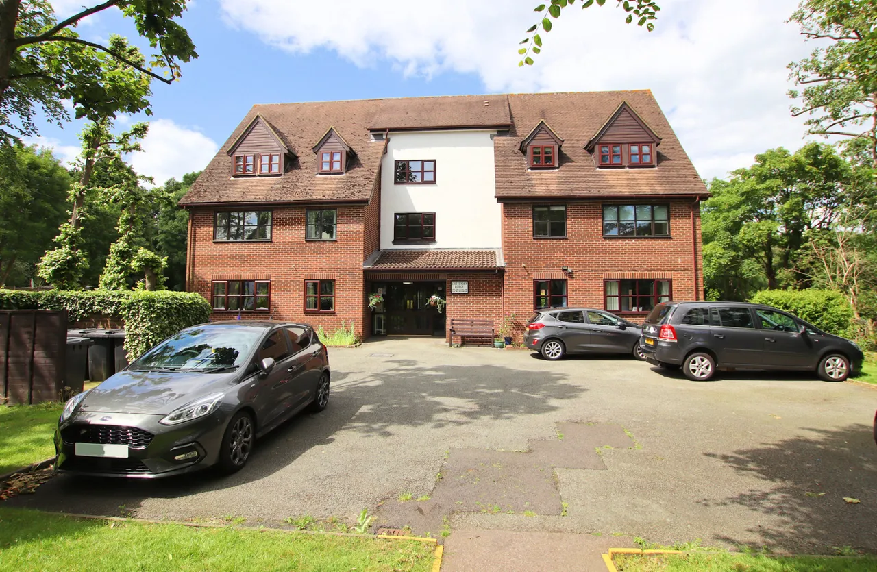 Flat 6, Crittenden Lodge Pond Cottage Lane, West Wickham, BR4 0QD, photo 8