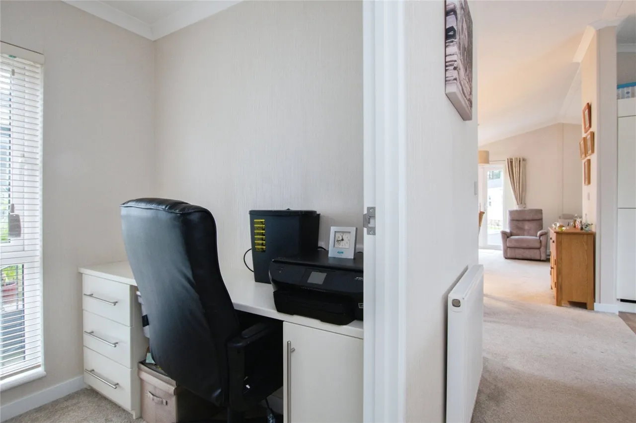 Maple Walk, Ringwood, BH24, photo 13