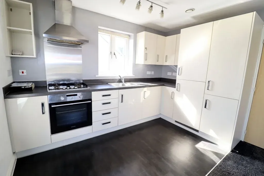 Santa Cruz Avenue, Bletchley, MK3, photo 11
