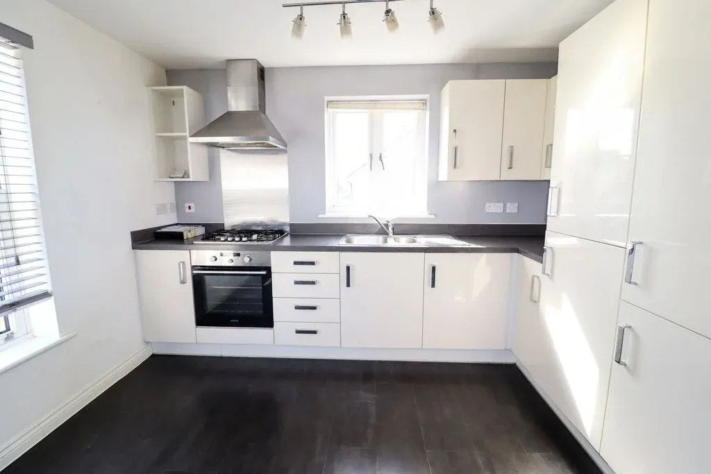 Santa Cruz Avenue, Bletchley, MK3, photo 7