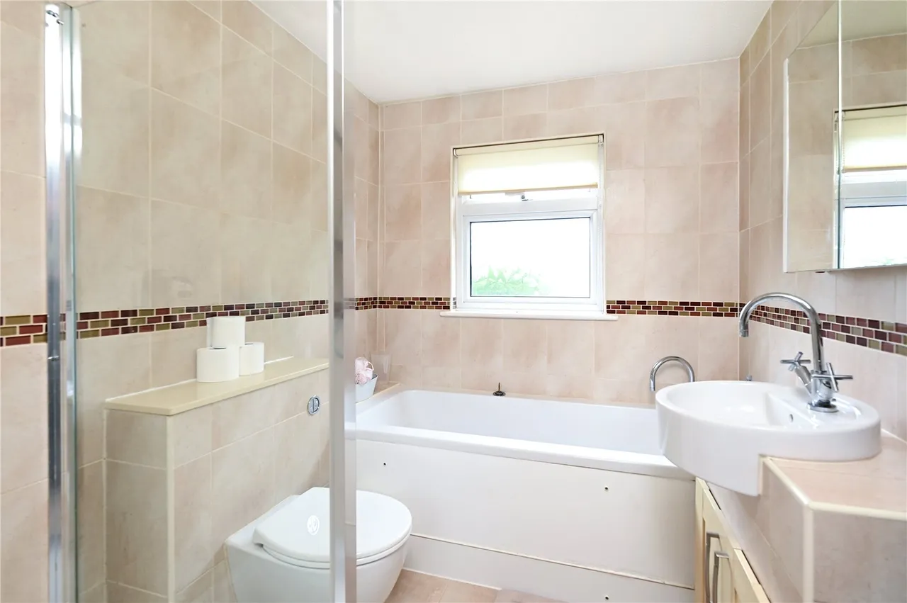 Worcester Drive, Ashford, TW15, photo 7