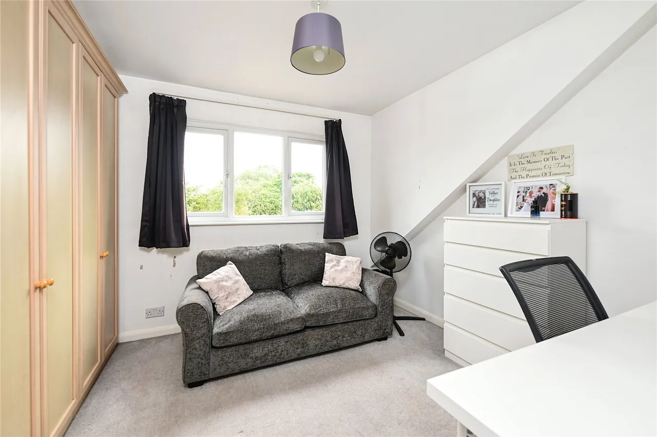 Worcester Drive, Ashford, TW15, photo 9