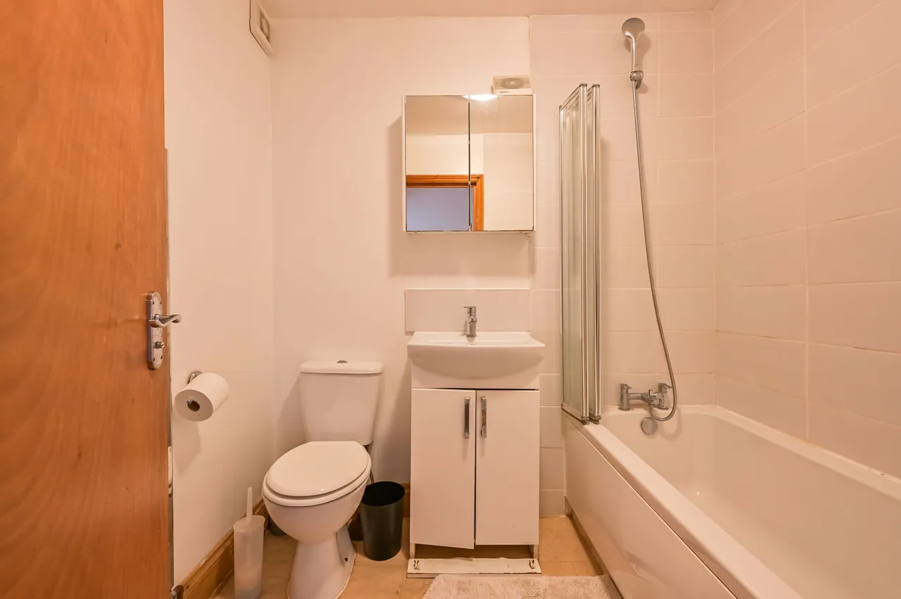 Flat H, 50 St Leonards Street, London, photo 3