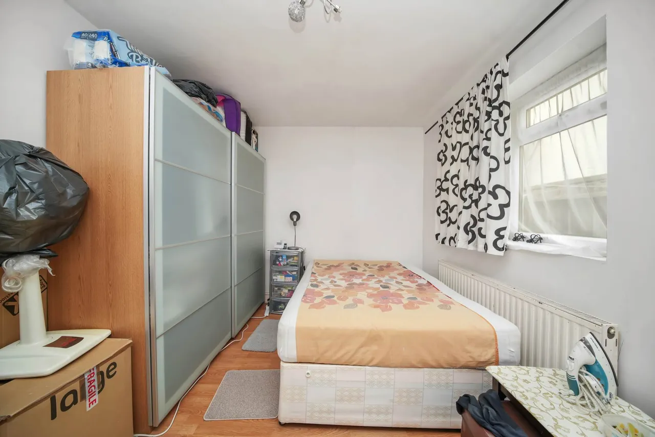 Capworth Street, Leyton, E10, photo 9