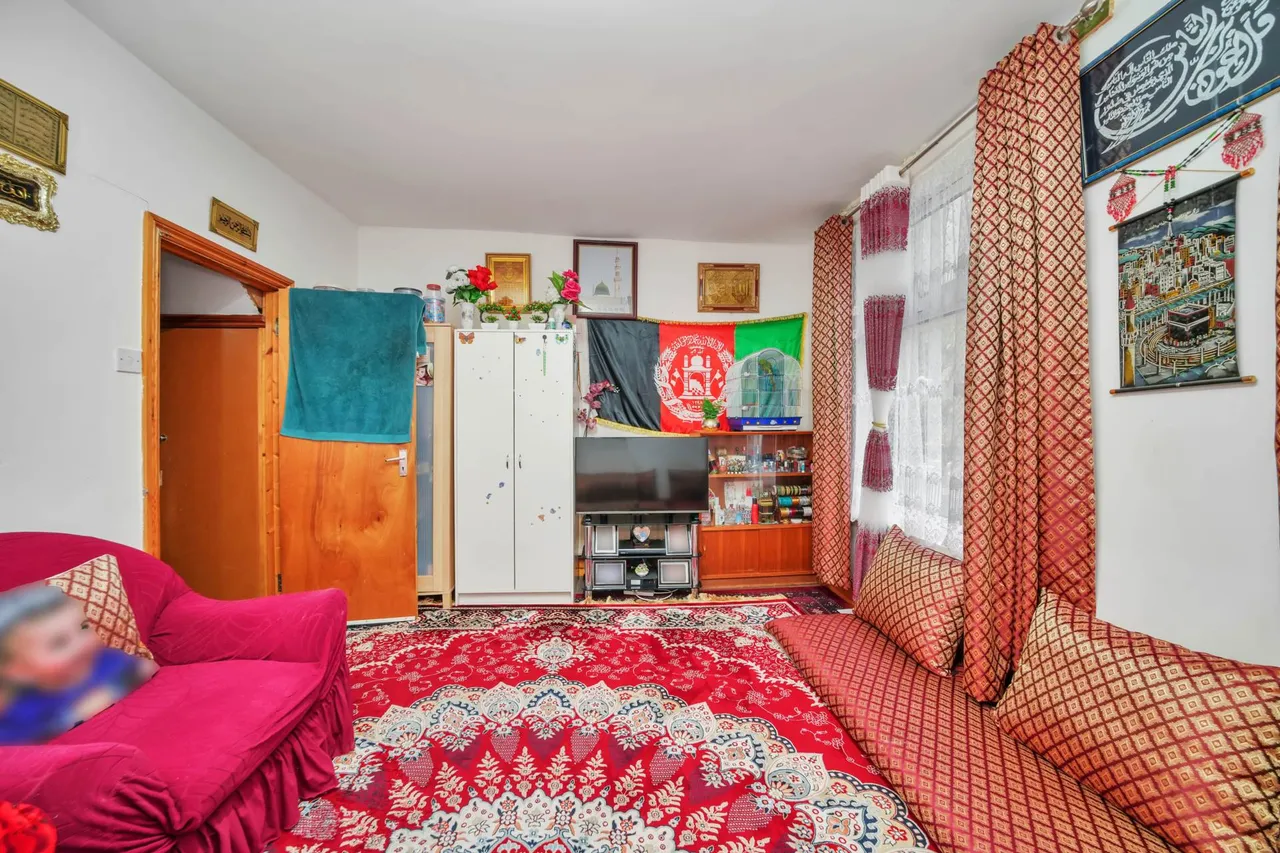 Capworth Street, Leyton, E10, photo 13