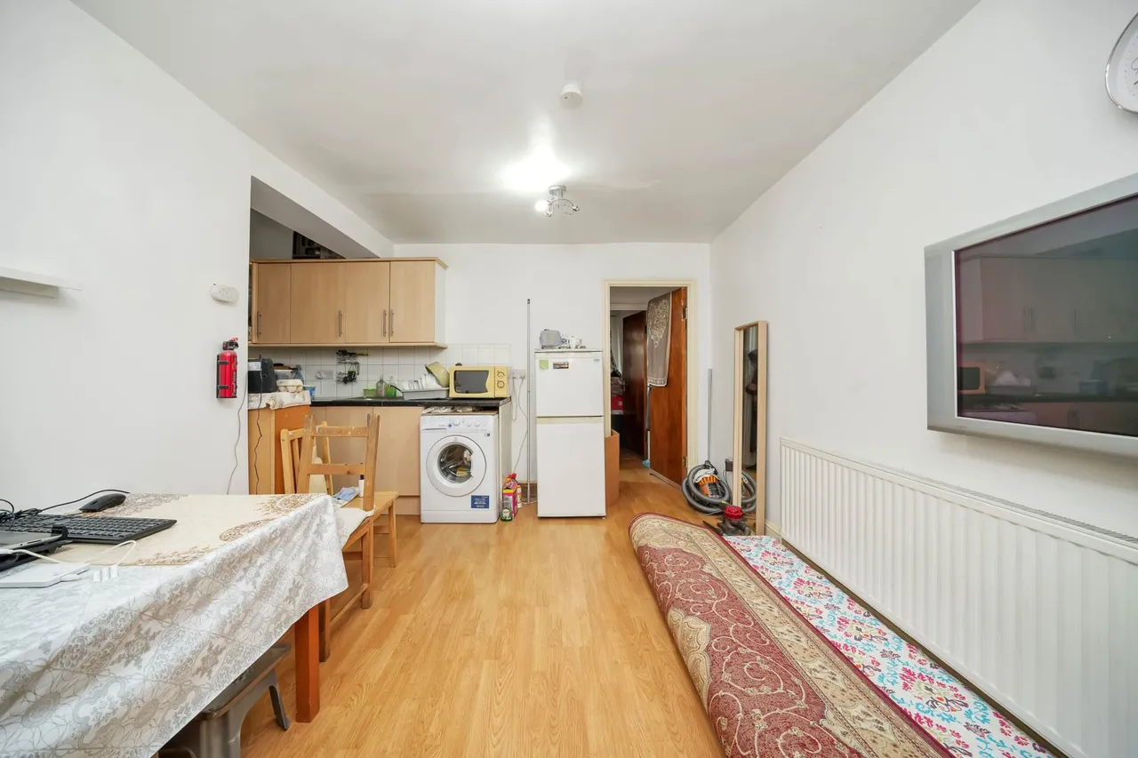 Capworth Street, Leyton, E10, photo 6