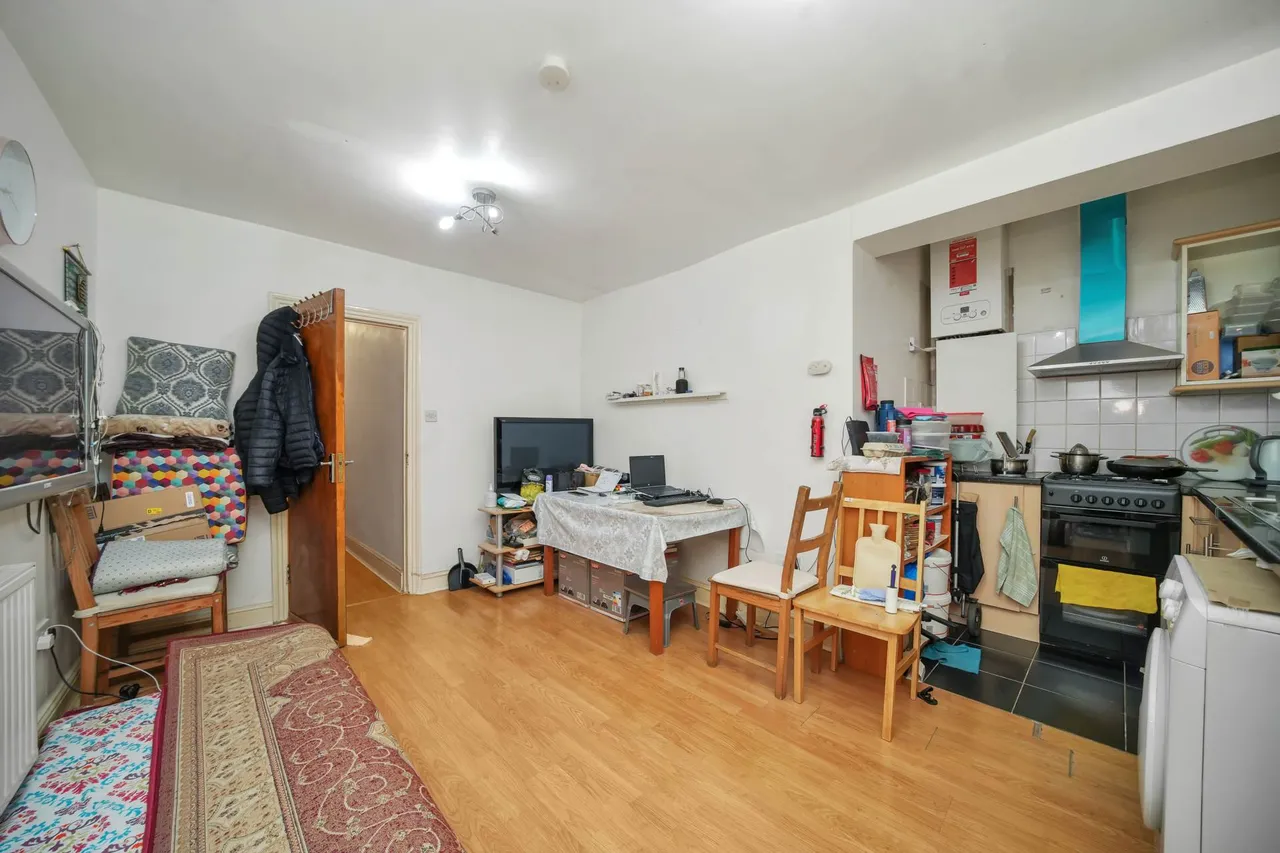 Capworth Street, Leyton, E10, photo 4
