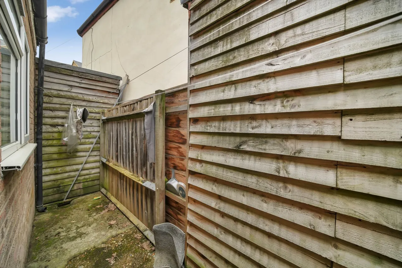 Capworth Street, Leyton, E10, photo 10