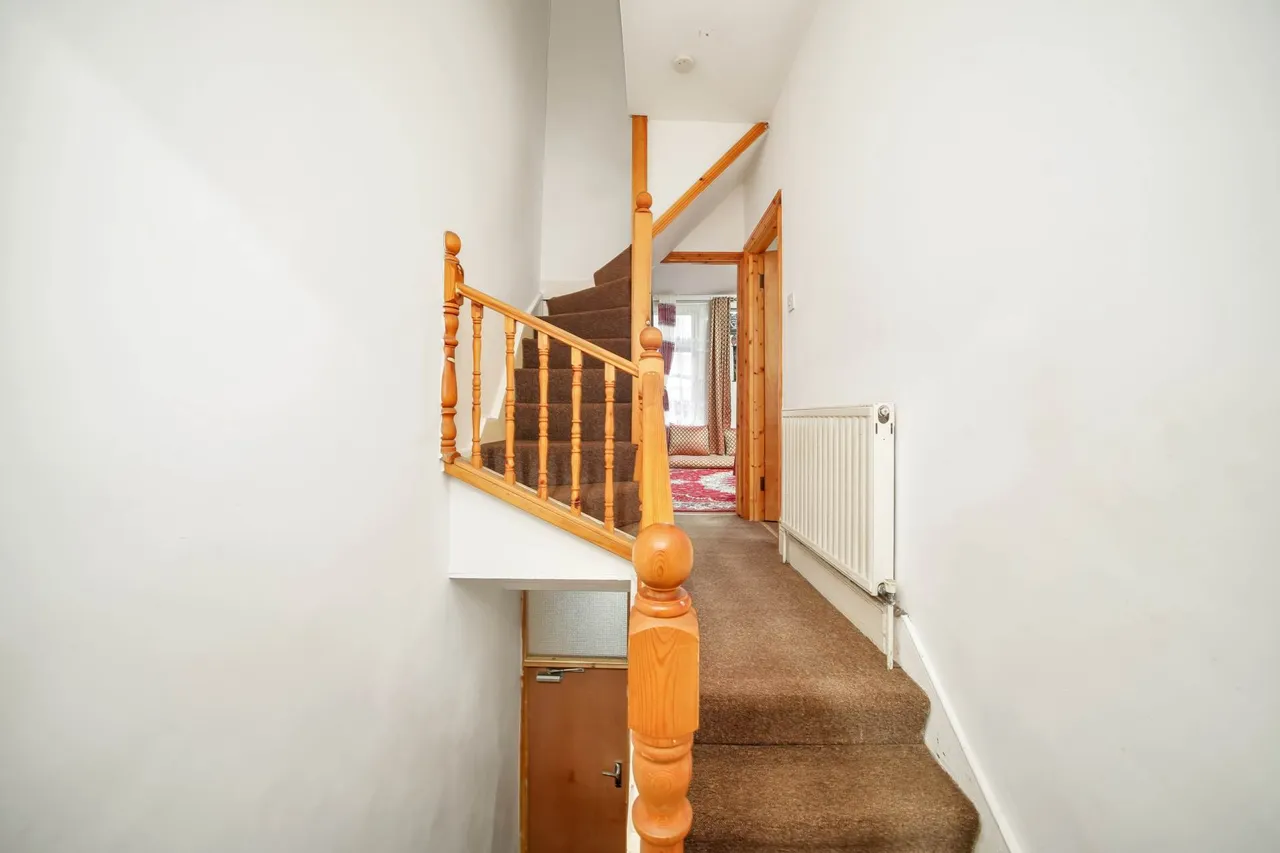 Capworth Street, Leyton, E10, photo 16