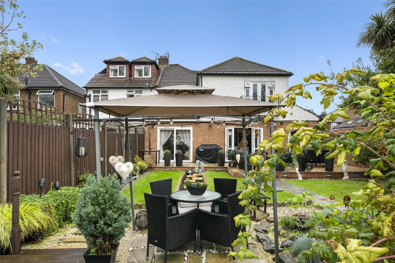 Cottimore Avenue, Walton on Thames, KT12, photo 5