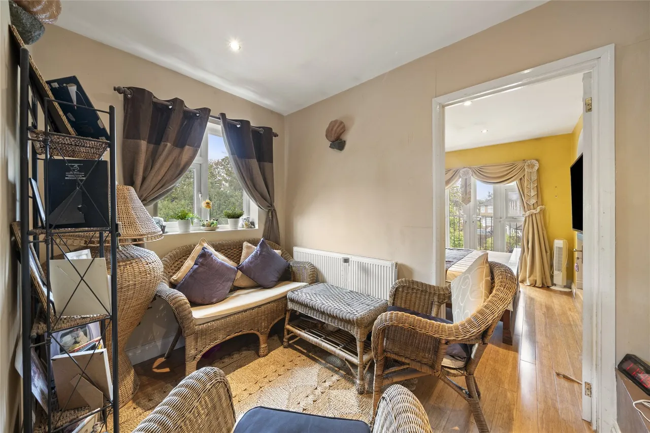 Cottimore Avenue, Walton on Thames, KT12, photo 14