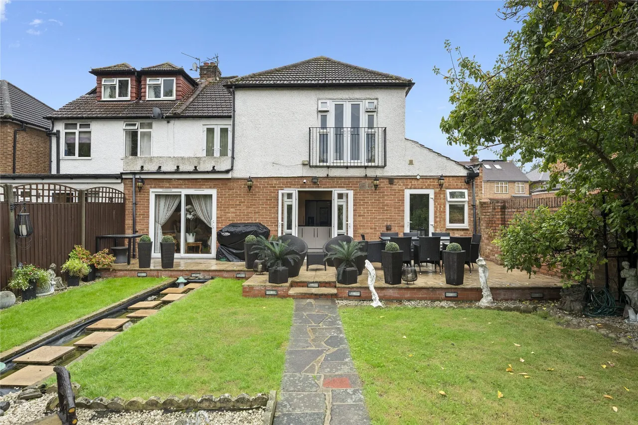 Cottimore Avenue, Walton on Thames, KT12, photo 6