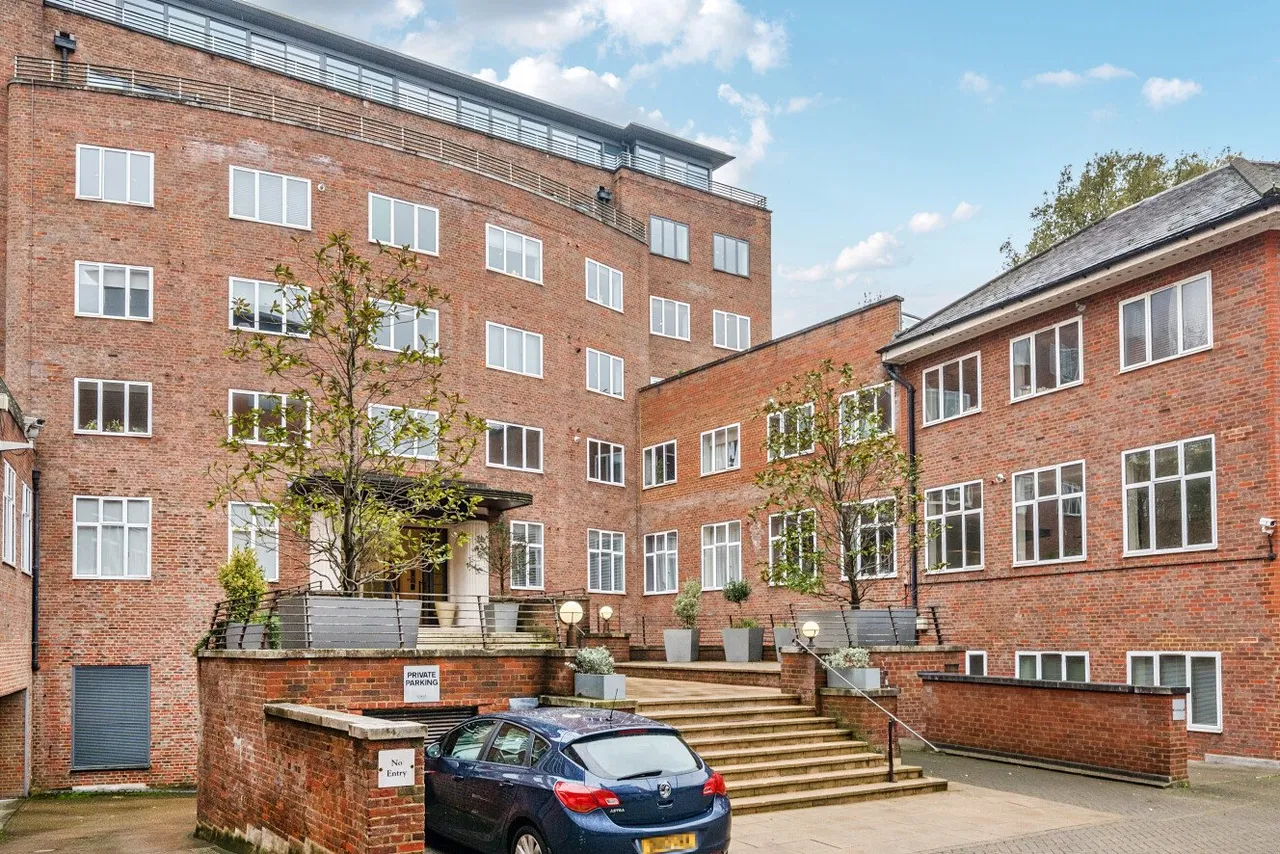 Upper Richmond Road, Putney, London, SW15, photo 4