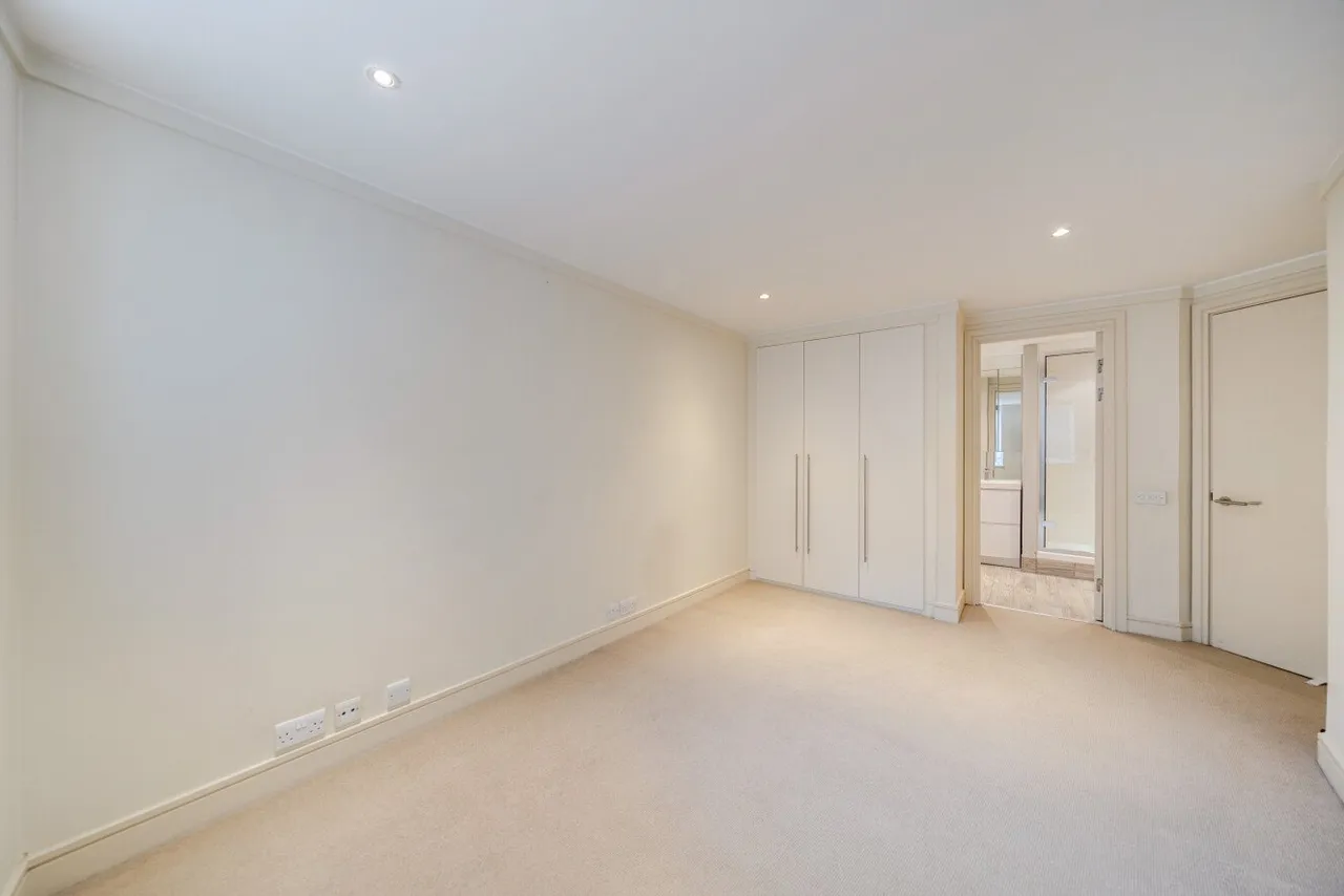 Upper Richmond Road, Putney, London, SW15, photo 8