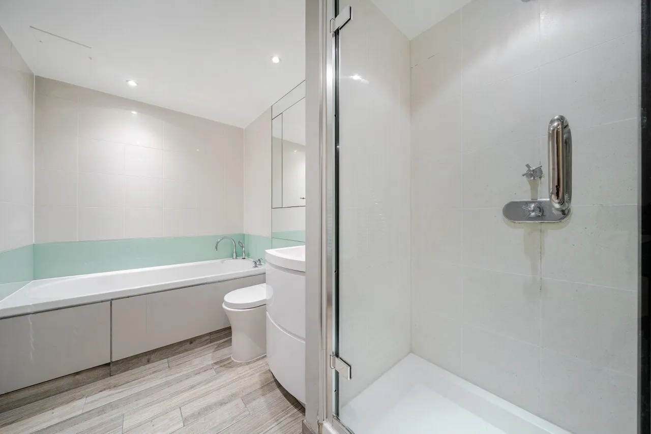 Upper Richmond Road, Putney, London, SW15, photo 9