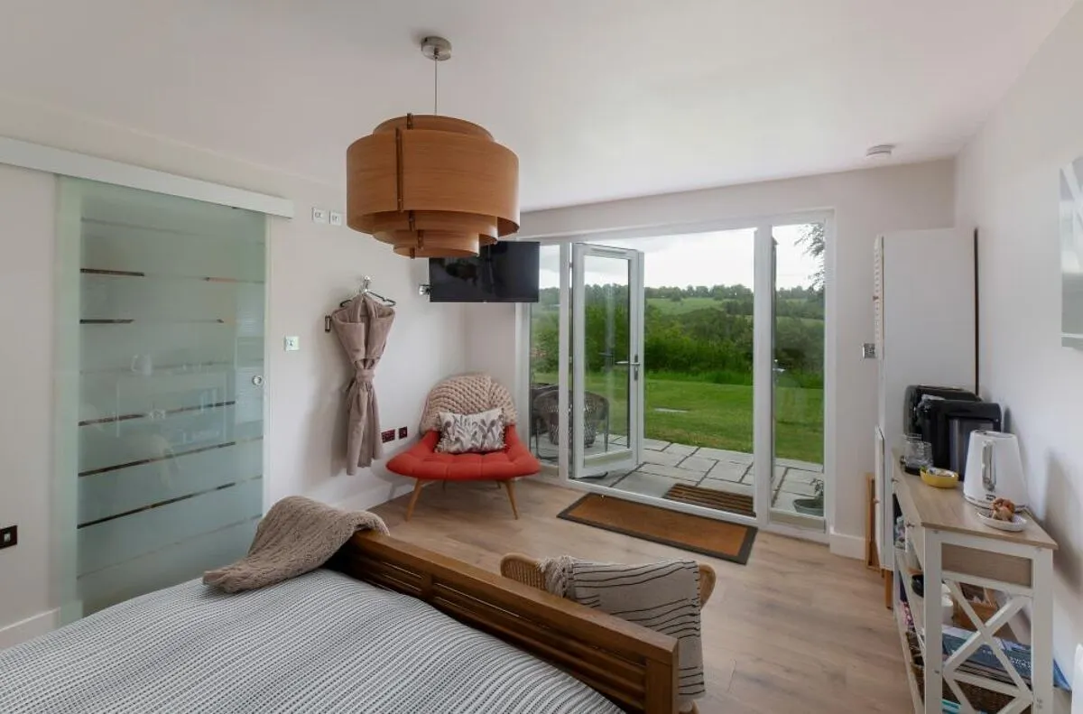 Whiteway Hill, Woodmancote, GL11, photo 17