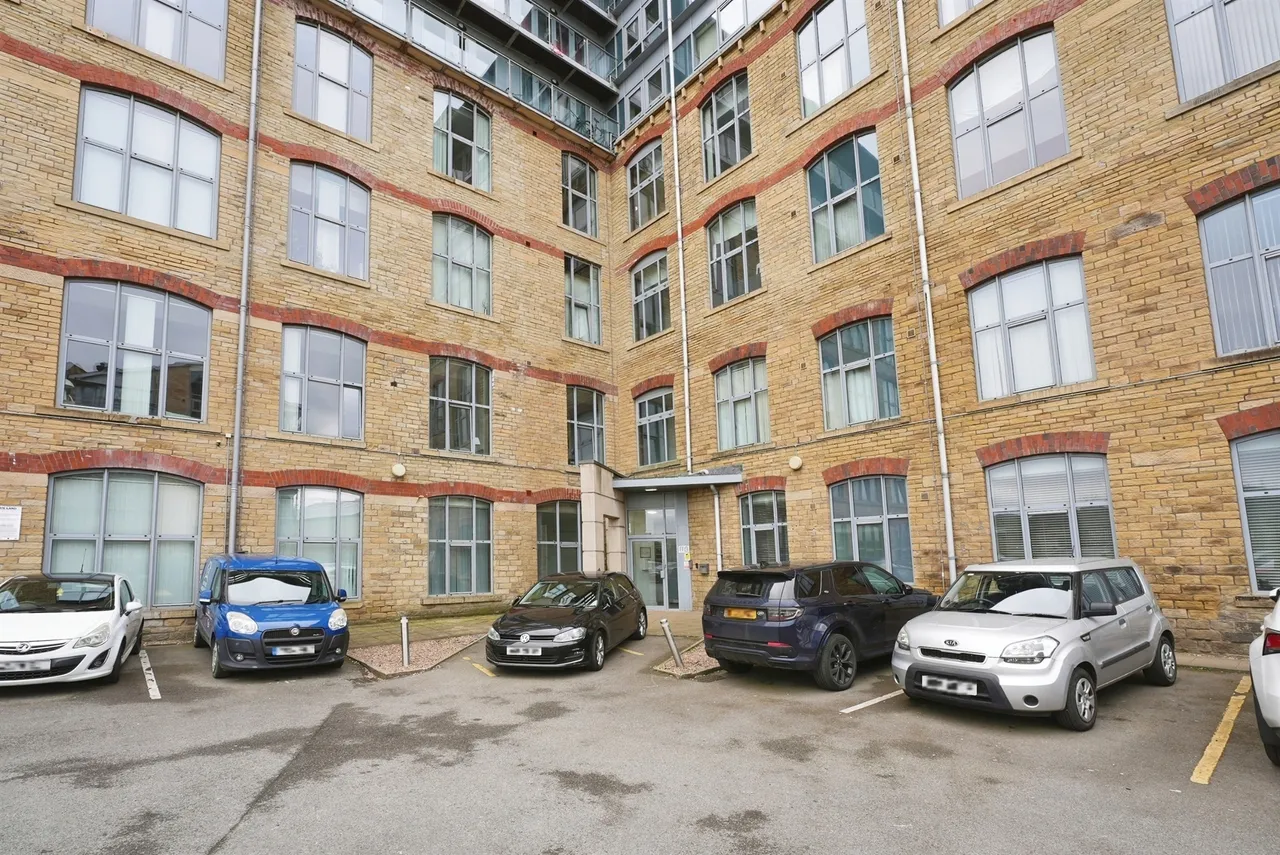 Dewsbury Road, Elland, HX5, photo 18