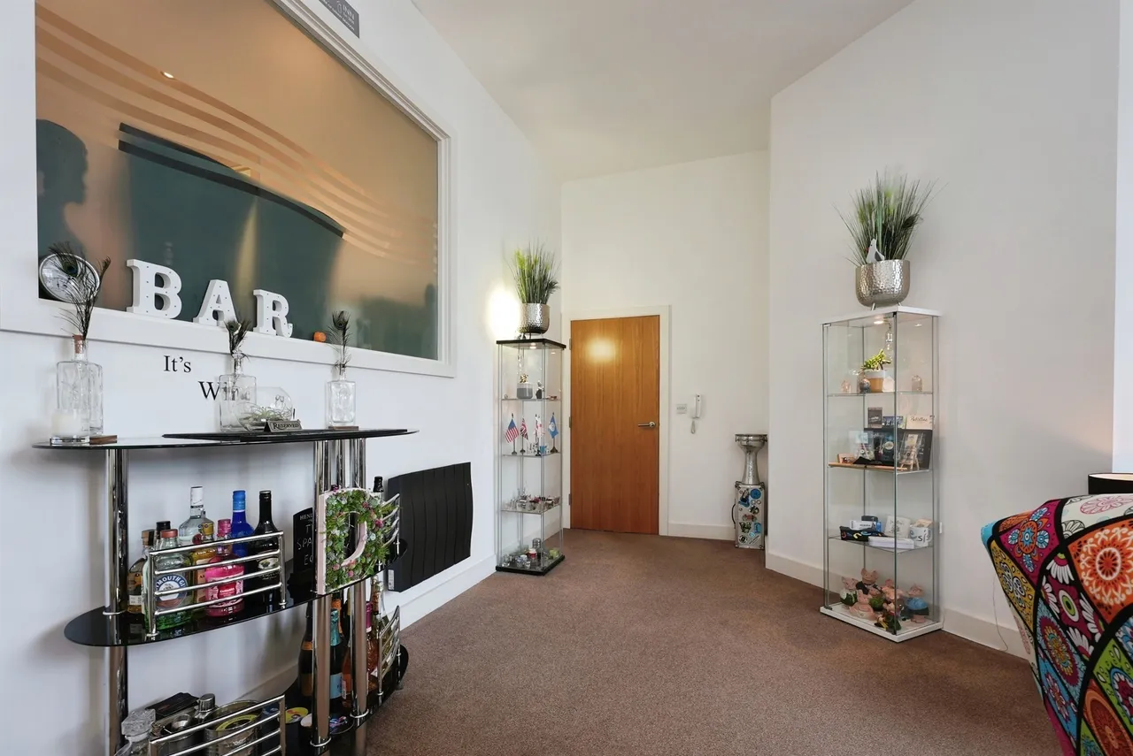 Dewsbury Road, Elland, HX5, photo 15
