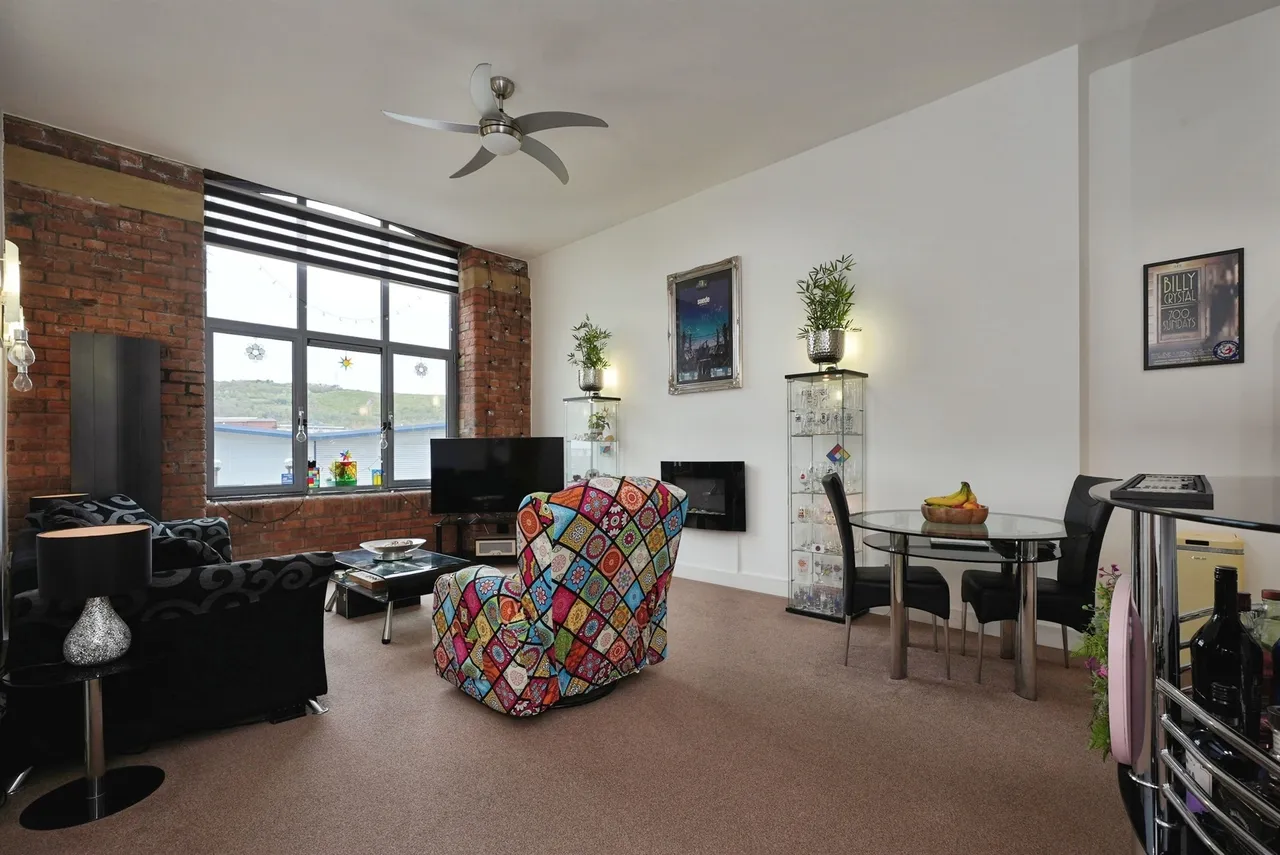 Dewsbury Road, Elland, HX5, photo 14