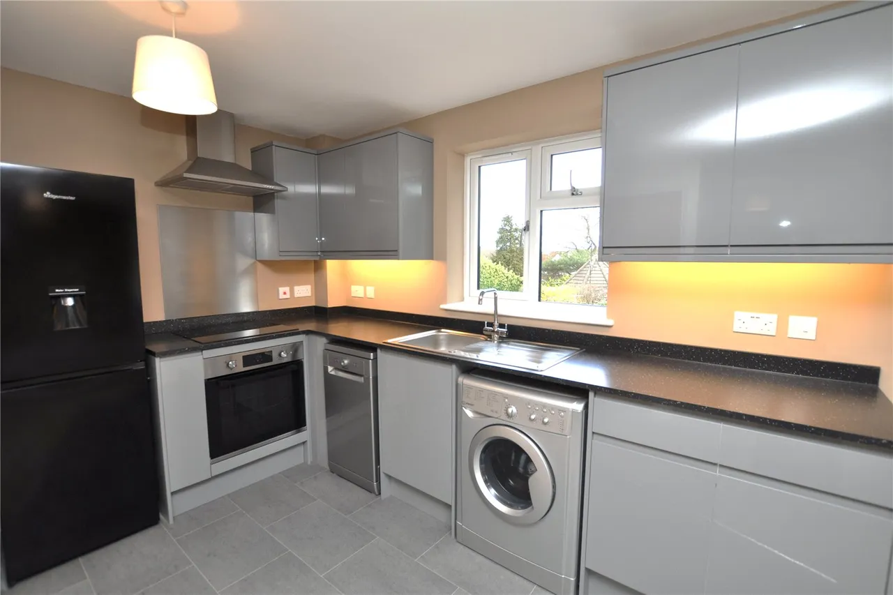 Ash Street, Ash, GU12, photo 2